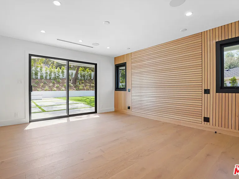 4097 Sapphire Dr — Photo 27