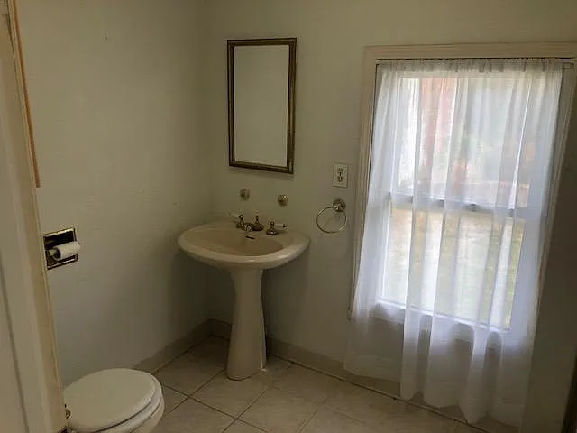 813 Saint Louis Ave — Photo 8