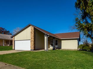 5305 Springtrail Dr, Florissant, MO 63033