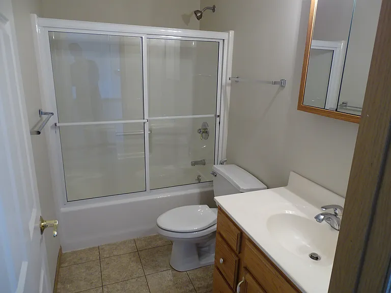 921 E Jefferson St — Photo 10