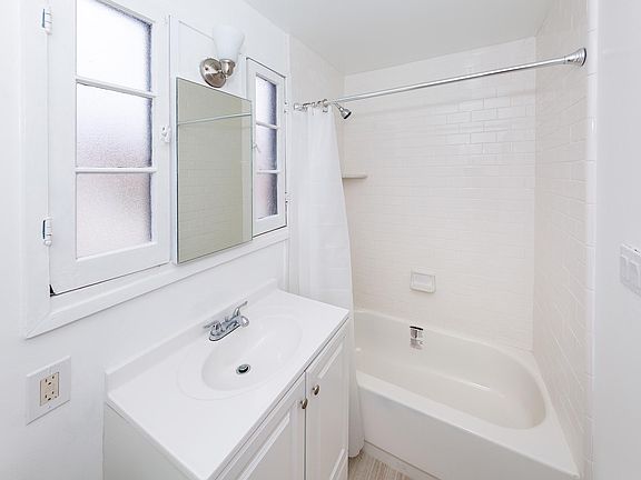 4th image of 6854 N Figueroa St #1/2
