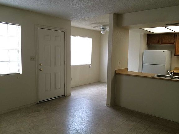 2nd image of 2529 W Vista Ave APT 106