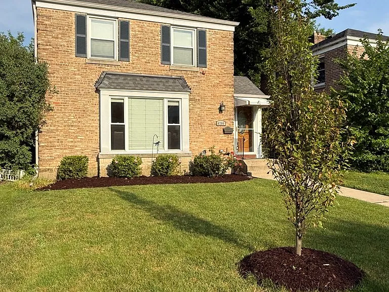 6704 N Central Park Ave — Photo 1