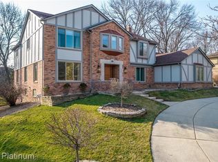 2786 Hunters Blf, Bloomfield Hills, MI 48304