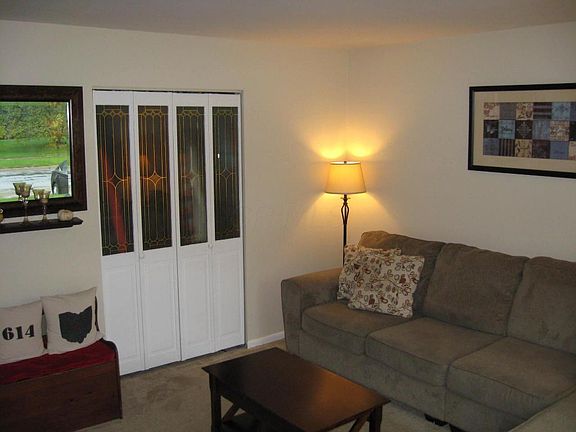 4th image of 671 Rebecca Ave