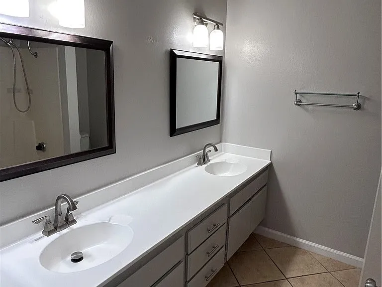 1271 N Emogene St — Photo 9