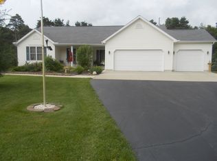 10799 Anchor Dr, Walkerton, IN 46574