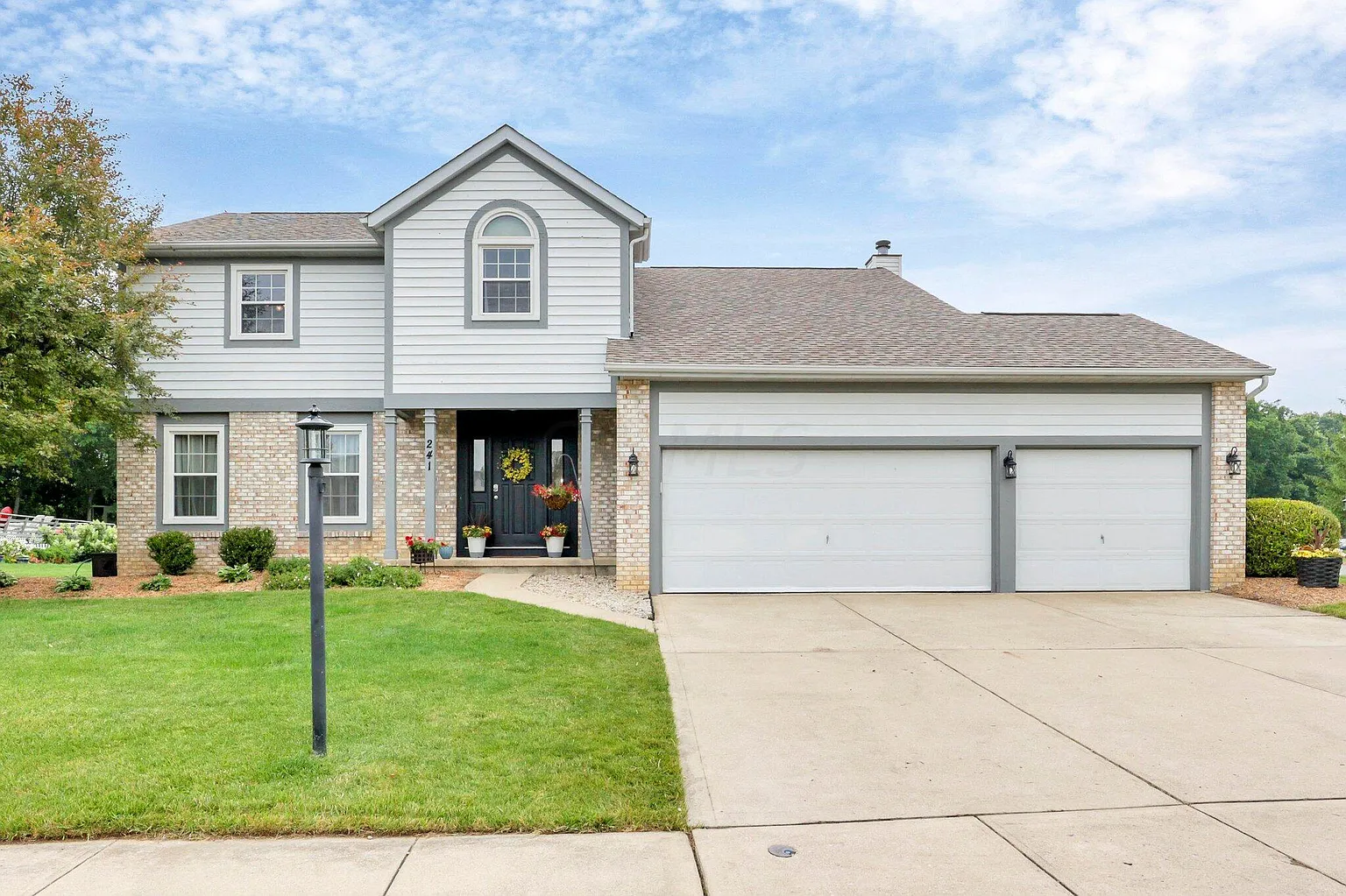 241 Key Blvd photo 1
