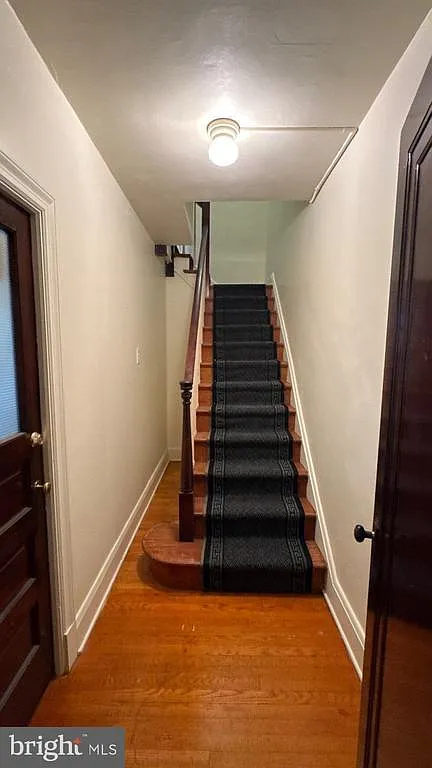 1 bed, 700 sqft, $995 — Photo 3