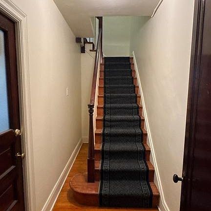 3rd image of 8 Nunnery Ln APT 2