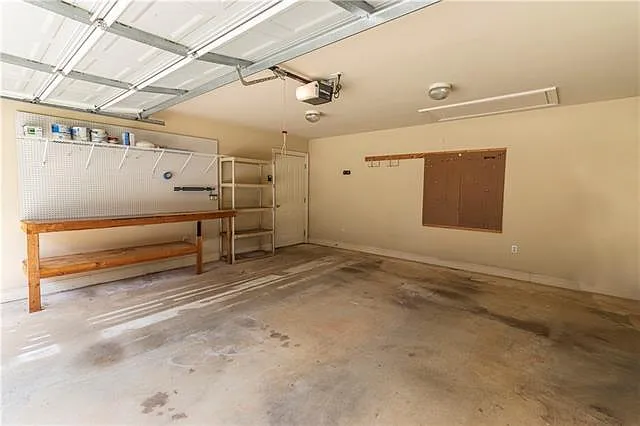 711 Lionel Ct — Photo 26
