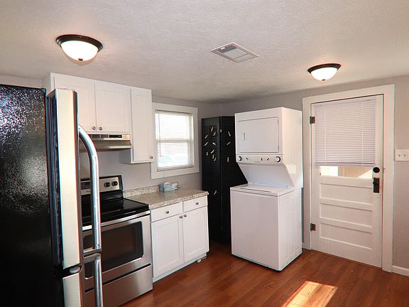 4th image of 185 W Herring St