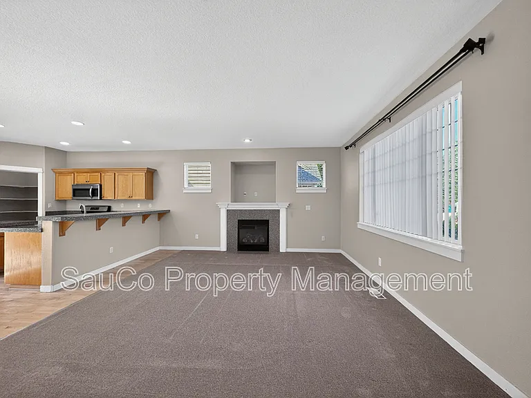 5073 NW 149th Ter — Photo 3