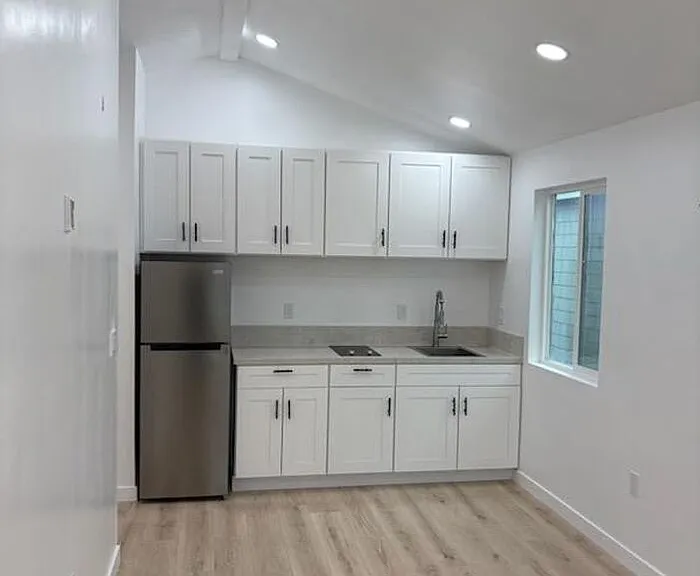 2409 L St #1 — Photo 7