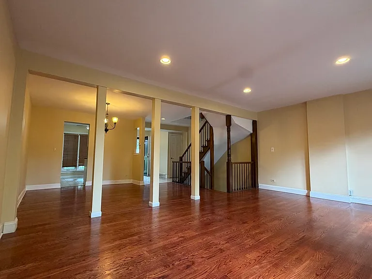 3021 Highland Ave — Photo 6