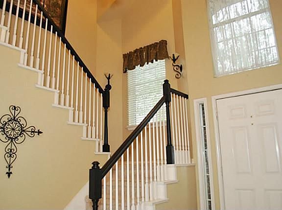 5th image of 1712 Lacy Ln