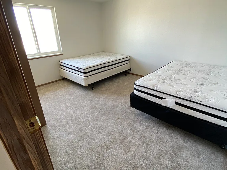 332 S 200 W — Photo 9