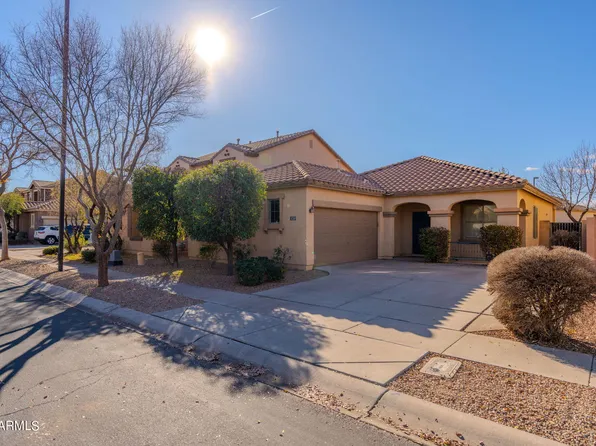 1720 S FALCON Drive, Gilbert, AZ 85295