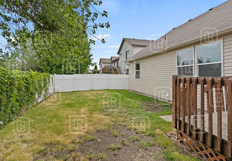 17509 E Nora Ln — Photo 32