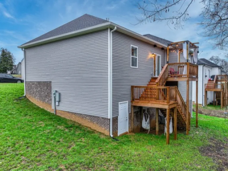 1239 Oxford Village Cir — Photo 16