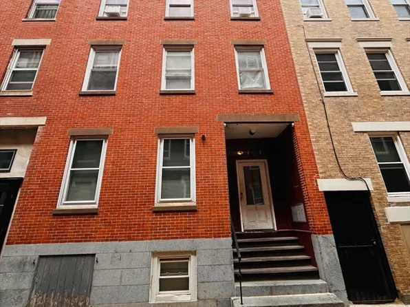 1 Unity St APT 4R, Boston, MA 02113