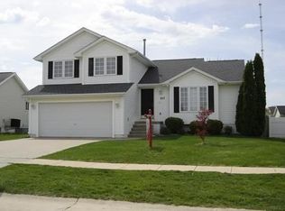 827 73rd St NE, Cedar Rapids, IA 52402