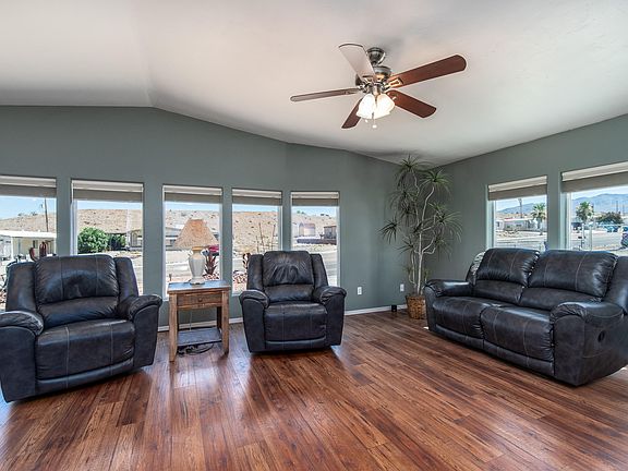 5th image of 3127 Lake Dr