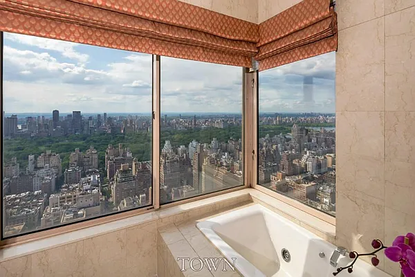 Rented by Town Residential | media 5