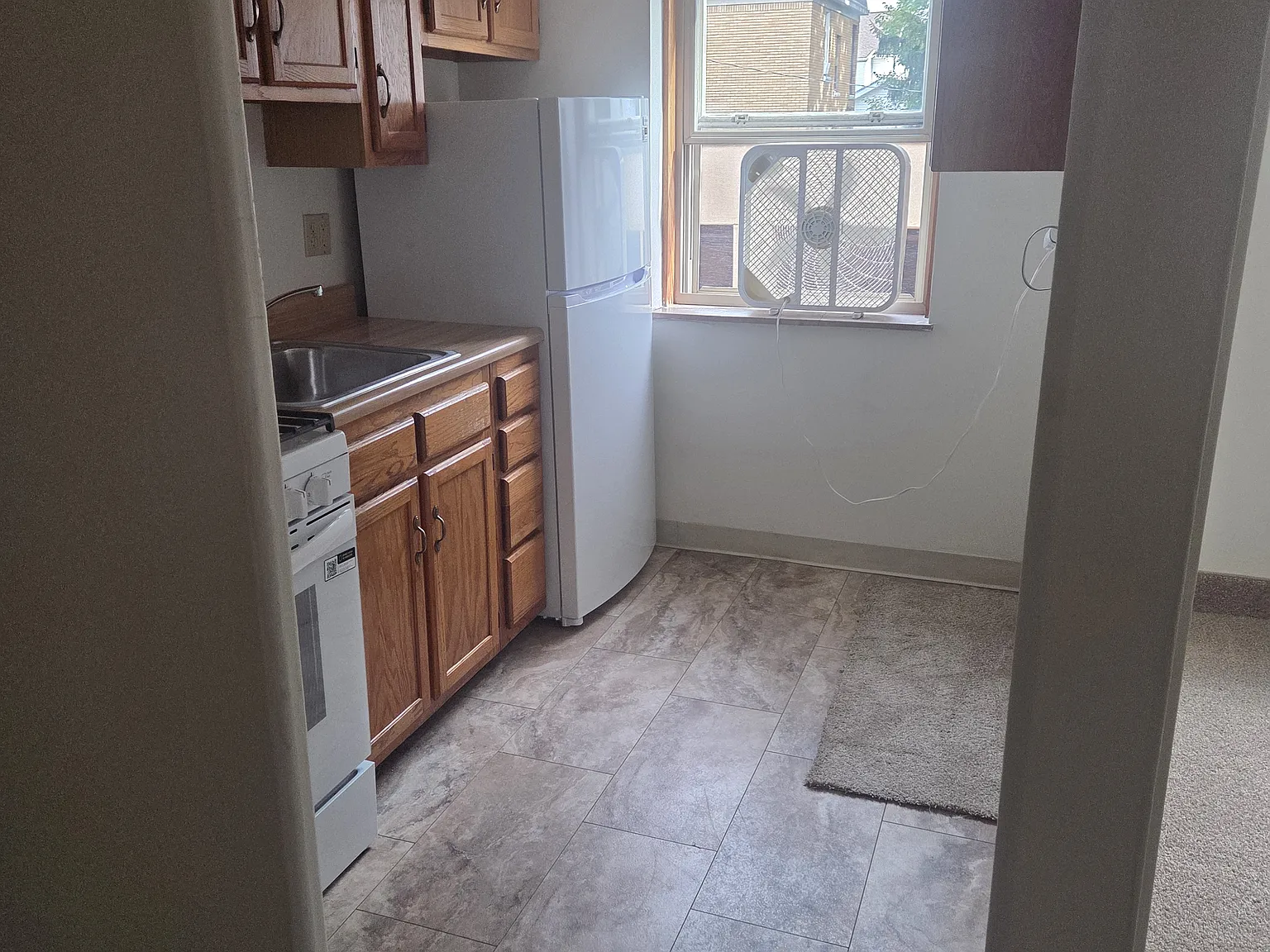 2 bed, $925 — Photo 3