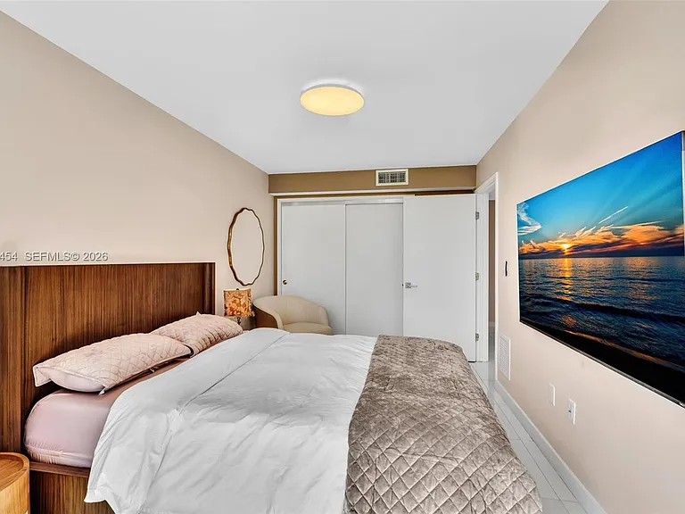 9901 E Bay Harbor Dr #403 — Photo 53