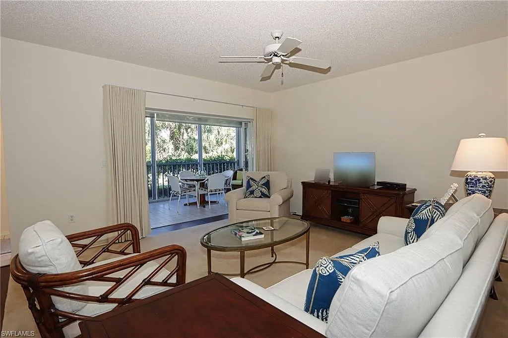 2 bed, 2.0 bath, 1701 sqft, $9,000 — Photo 3
