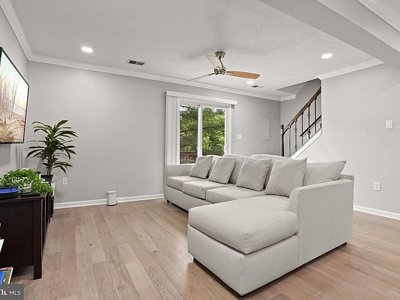 4th image of 119 Firethorn Ct Unit 11-4