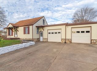 2102 Brownlee Ave NE, Canton, OH 44705