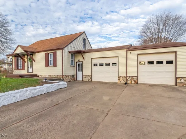 2102 Brownlee Ave NE, Canton, OH 44705