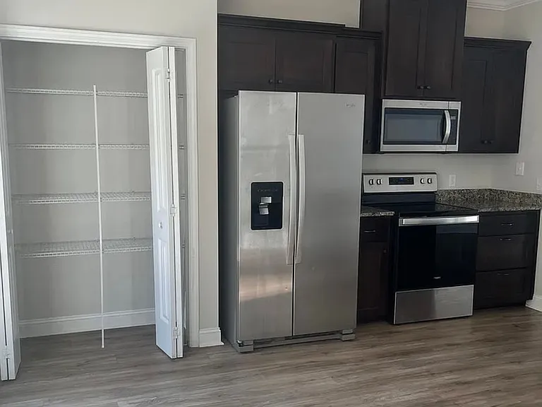 627 Fairview Cir — Photo 12