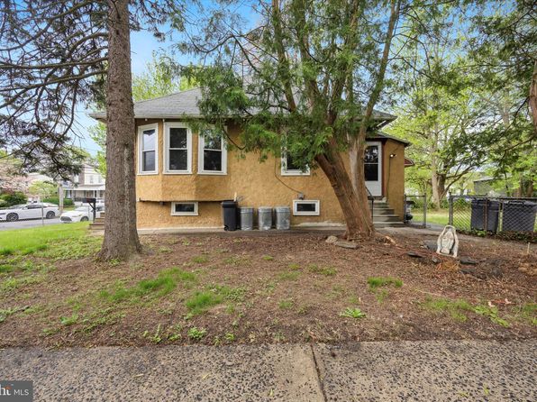 1025 Bartram Ave, Collingdale, PA 19023