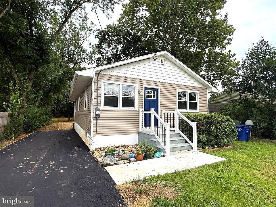 1st image of 24 Woodland Ave