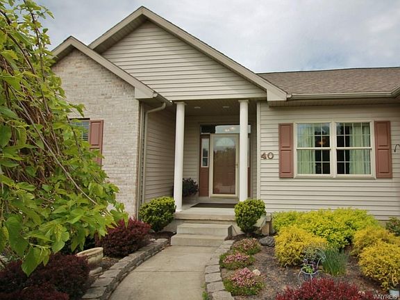 2nd image of 40 Sussex Ln