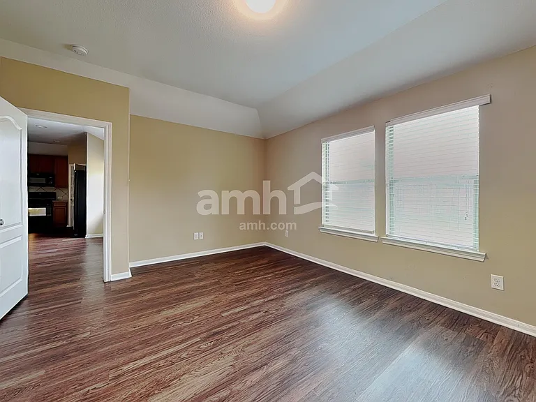 28606 Lockeridge Farms Dr — Photo 10
