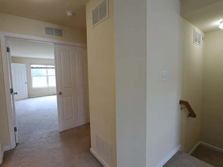 316 Ross Ct — Photo 24
