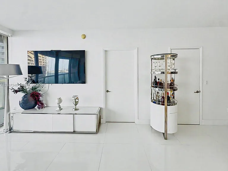 465 Brickell Ave #1605 — Photo 6