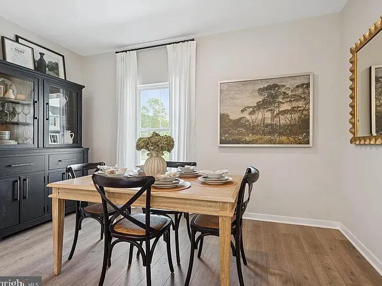 51 Silverbell Ave — Photo 9