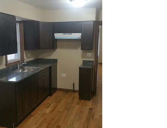 3rd image of 7039 S Wolcott Ave