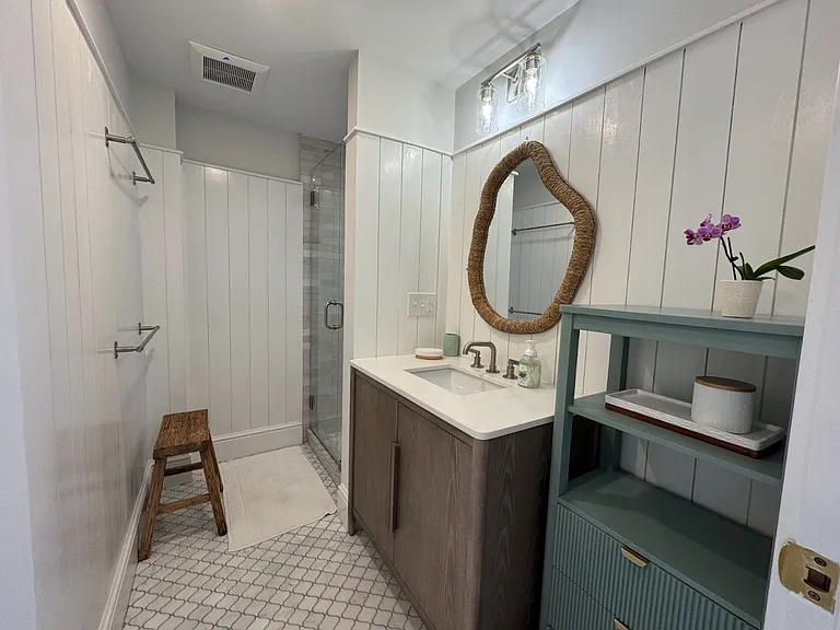 8 Barney St #2 — Photo 4