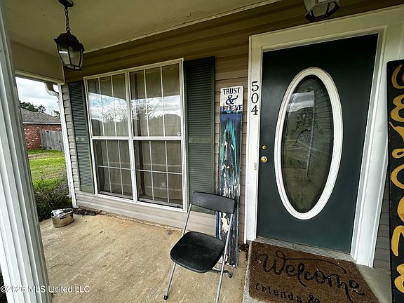 3rd image of 504 Parker Dr