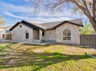 706 W 11th St, Del Rio, TX 78840