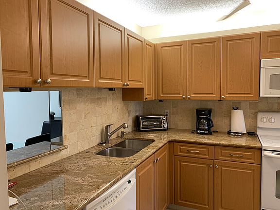 3rd image of 10045 Hickorywood Pl