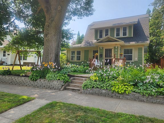 3rd image of 914 N Main Street