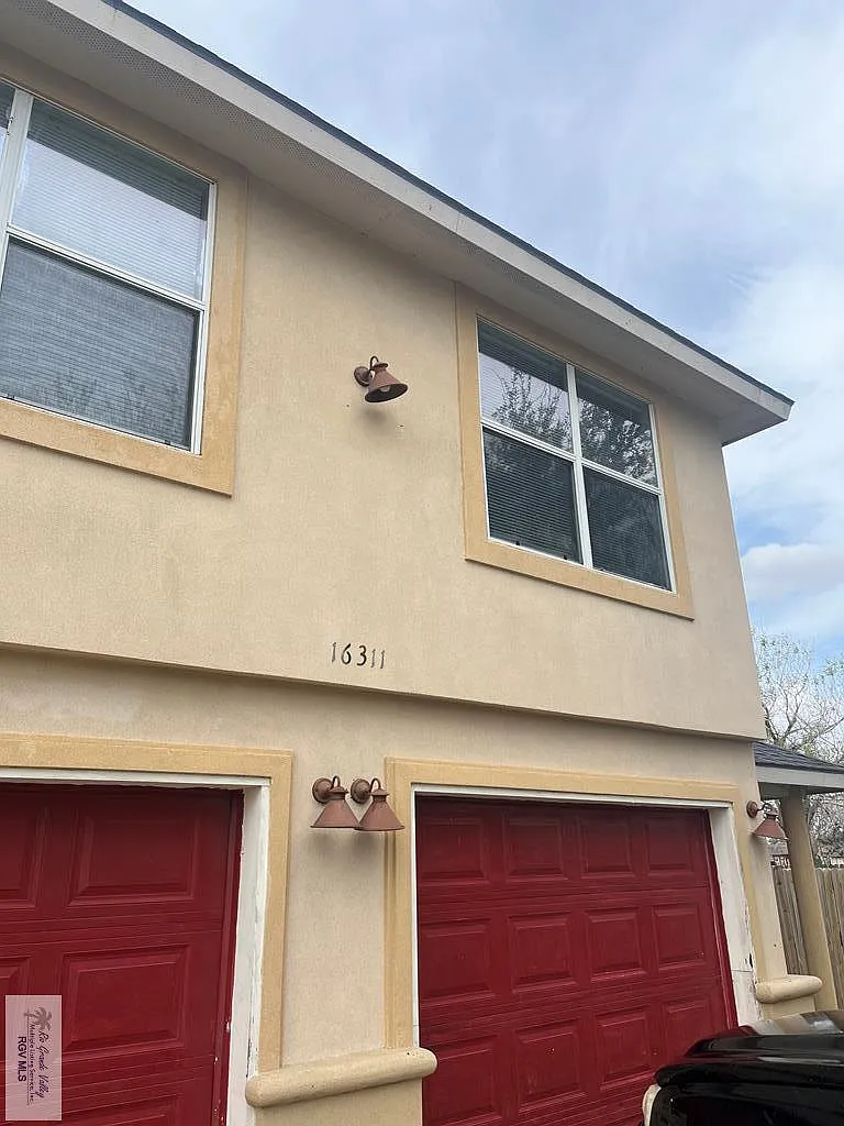 3 bed, 2.5 bath, 1380 sqft, $1,400 — Photo 3