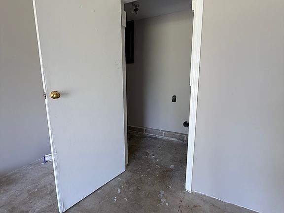 4th image of 4965 Pikes Pond Rd